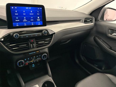 Used 2022 Ford Escape SEL image 24