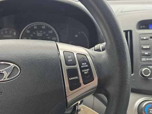 Used 2010 Hyundai Elantra GLS FWD image 19