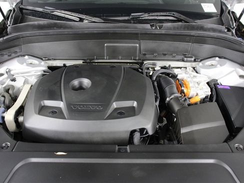 Certified 2023 Volvo XC90 T8 Ultimate w/ Protection Package Premier image 24