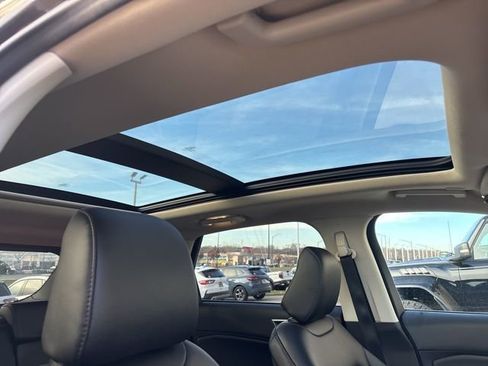 Used 2020 Ford Edge SEL w/ Convenience Package image 5