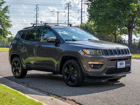 Used 2021 Jeep Compass Latitude AWD/4WD image 4