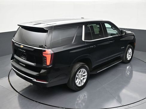 Used 2025 Chevrolet Tahoe LS RWD image 16