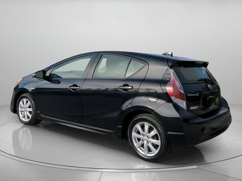 Used 2017 Toyota Prius C Two image 19