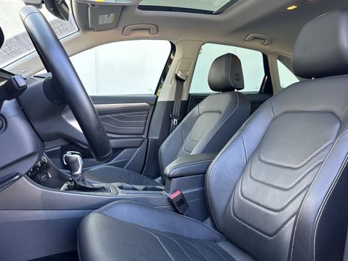 Used 2023 Volkswagen Jetta SEL FWD image 5