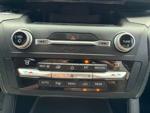 Used 2020 Ford Explorer XLT w/ Equipment Group 202A AWD/4WD image 35
