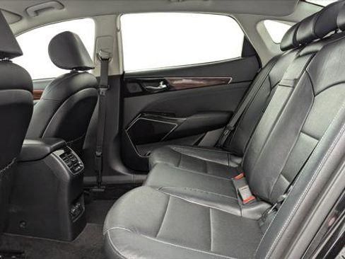 Used 2019 Kia Cadenza Premium image 15
