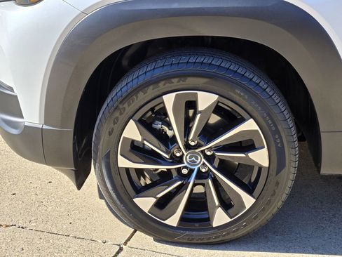 Certified 2025 MAZDA CX-50 2.5 Hybrid w/ Premium Plus Pkg image 9