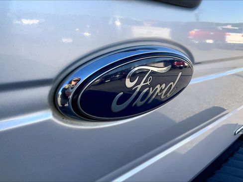 Used 2012 Ford F150 XLT w/ XLT Chrome Pkg image 9