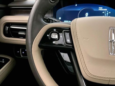 Used 2023 Lincoln Aviator Reserve w/ Equipment Group 201A image 17