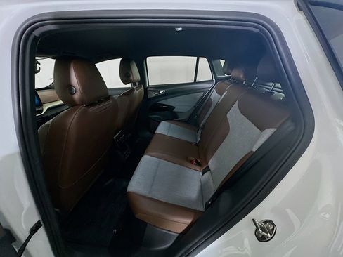 Used 2023 Volkswagen ID.4 Pro image 28