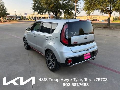 Used 2018 Kia Soul ! FWD image 9