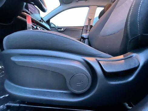 Certified 2023 Kia Rio S image 12