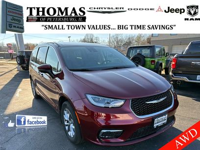 Used 2023 Chrysler Pacifica Touring-L