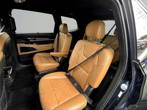 Used 2020 Kia Telluride SX w/ Towing Package FWD image 19