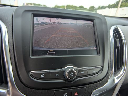 Used 2024 Chevrolet Equinox LS w/ LS Convenience Package FWD image 21