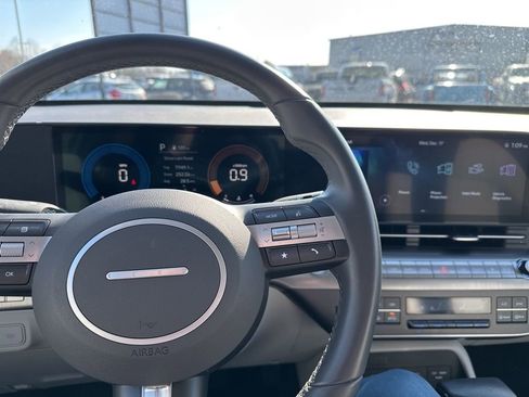 Used 2025 Hyundai Kona SEL image 19