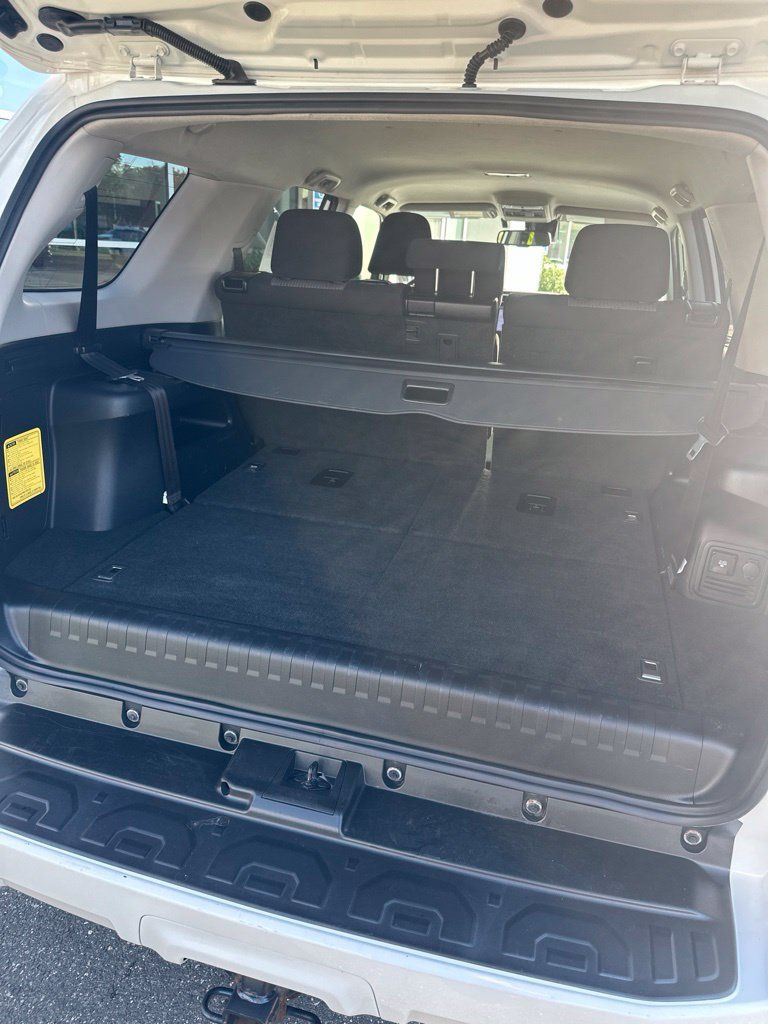 Used 2023 Toyota 4Runner SR5 AWD/4WD image 5