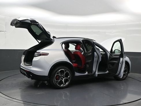 Used 2025 Alfa Romeo Stelvio Sprint w/ Veloce Package AWD/4WD image 31