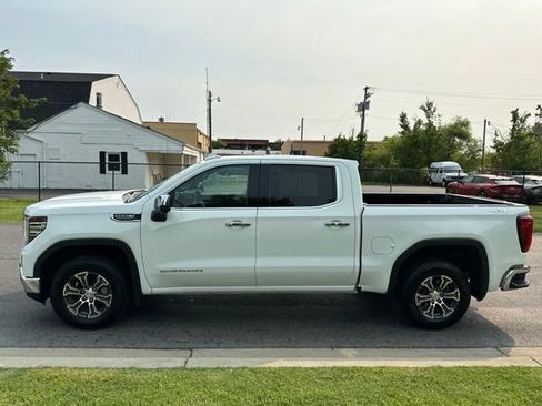 Used 2025 GMC Sierra 1500 SLT AWD/4WD image 27