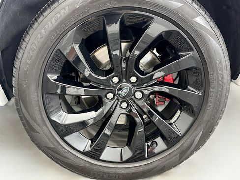 Used 2025 Land Rover Discovery Sport S image 30