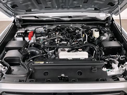 Used 2025 Toyota 4Runner SR5 RWD image 28