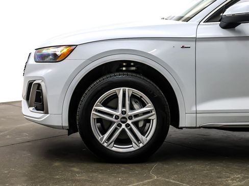 Used 2025 Audi Q5 e Premium Plus w/ Premium Plus Package image 11