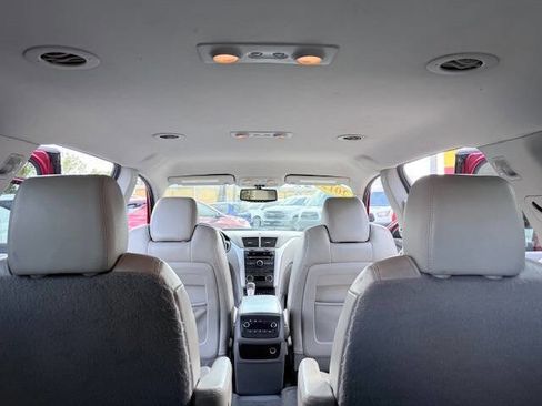 Used 2012 Chevrolet Traverse LT image 19