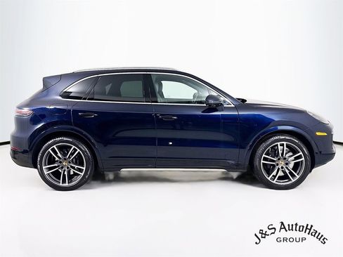Used 2022 Porsche Cayenne Turbo w/ Assistance Package image 8