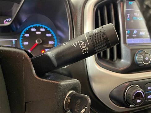 Used 2017 GMC Canyon SLE image 14