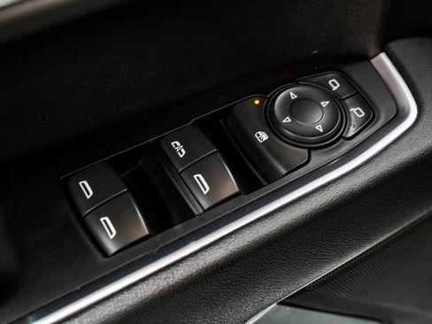 Used 2022 Chevrolet Silverado 1500 LT AWD/4WD image 43