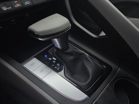 Used 2023 Hyundai Elantra SEL FWD image 19