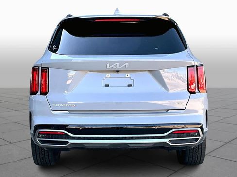 Used 2023 Kia Sorento SX image 4