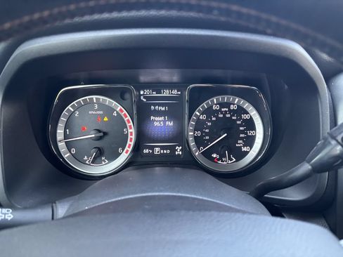 Used 2018 Nissan Titan Platinum Reserve w/ Platinum Utility Package AWD/4WD image 13