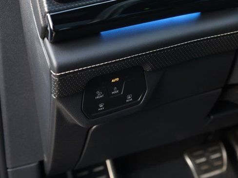 Used 2024 Volkswagen Atlas Cross Sport SEL Premium R-Line image 17