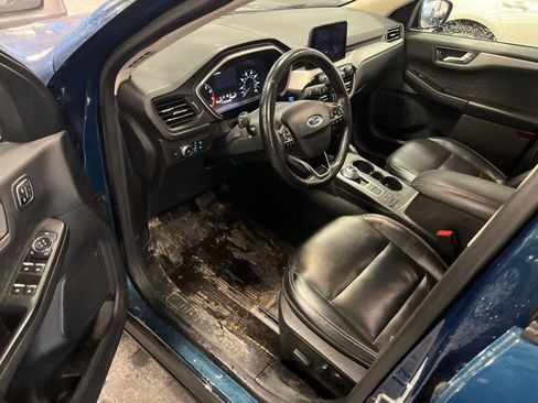 Used 2020 Ford Escape SEL image 2