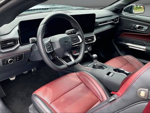Used 2025 Ford Mustang GT Premium RWD image 17