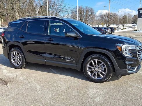 Certified 2022 GMC Terrain SLT w/ Tech Package image 2