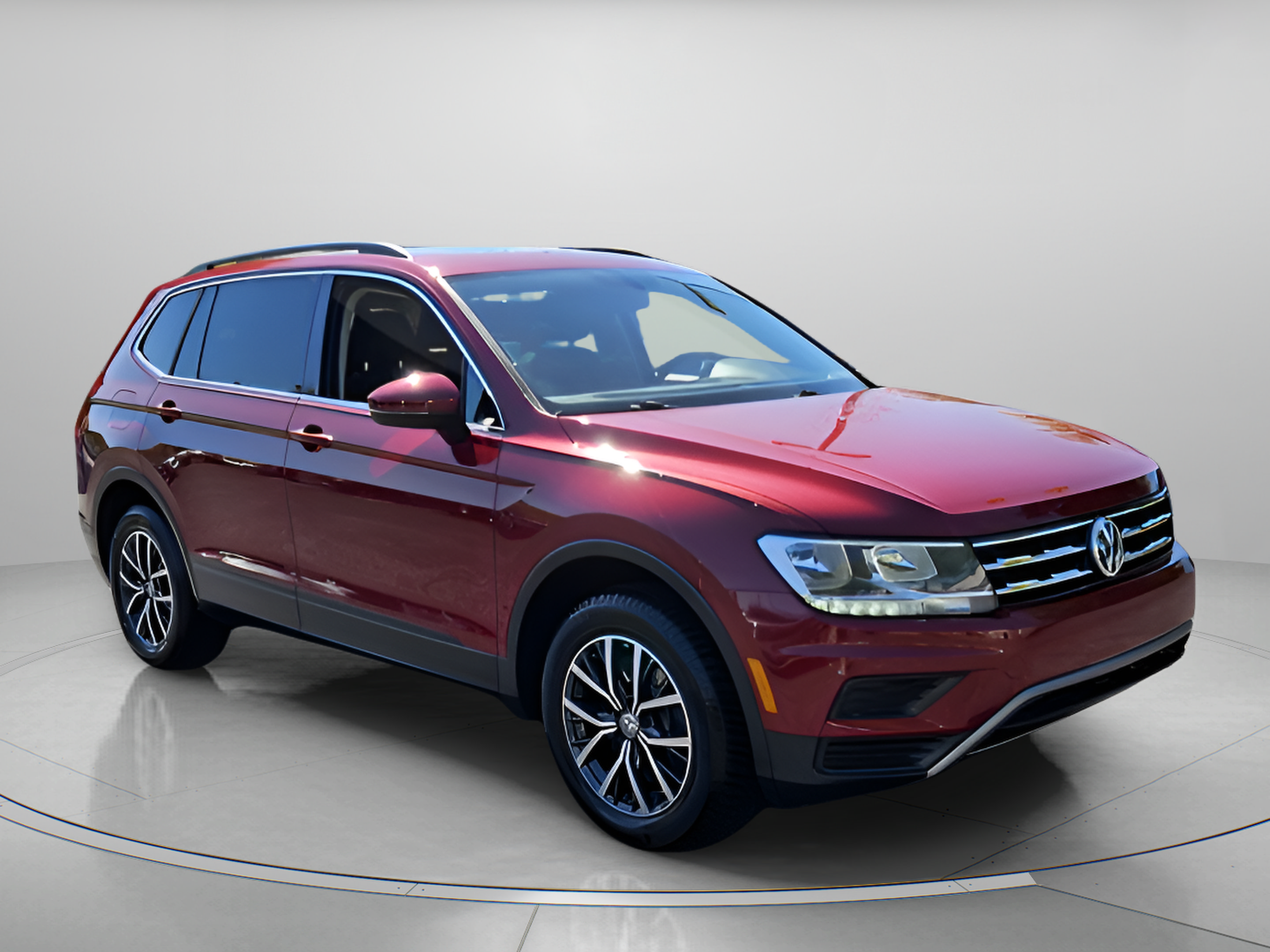 Used 2019 Volkswagen Tiguan SE w/ Panoramic Sunroof Package FWD image 7