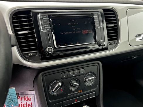 Used 2016 Volkswagen Beetle 1.8T SE image 31