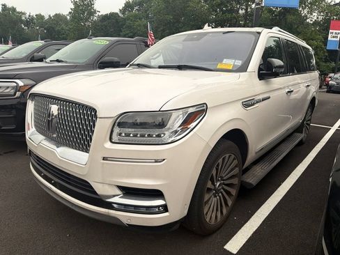 Used 2019 Lincoln Navigator L Reserve w/ Cargo Package AWD/4WD image 2