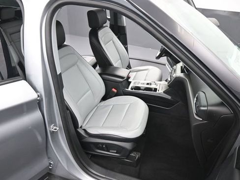 Used 2021 Ford Explorer XLT w/ Equipment Group 202A image 21