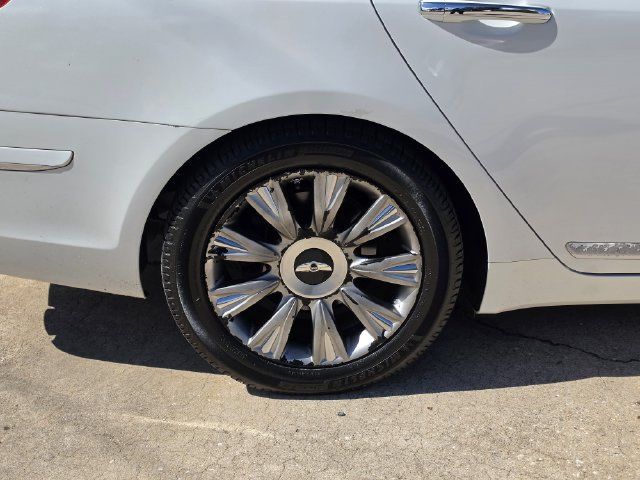 Used 2011 Hyundai Genesis 3.8 w/ Premium Navigation Pkg 3 RWD image 5