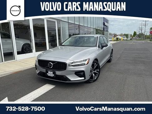 Used 2024 Volvo S60 B5 Core image 1