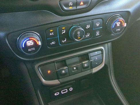 Certified 2024 GMC Terrain AT4 image 12