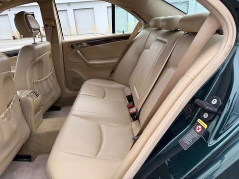 Used 2003 Mercedes-Benz C 240 Sedan image 21