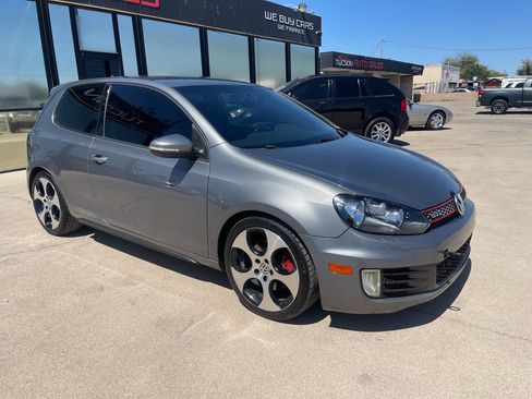 Used 2011 Volkswagen Golf 2-Door image 9