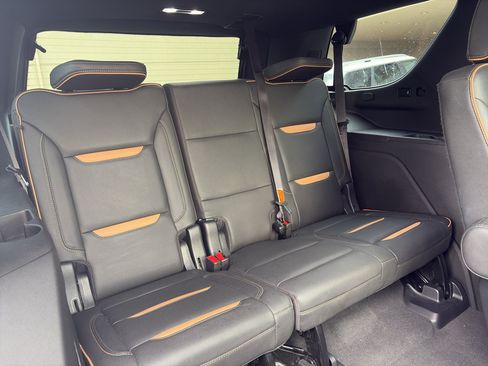 Used 2022 GMC Yukon AT4 w/ AT4 Premium Package AWD/4WD image 16