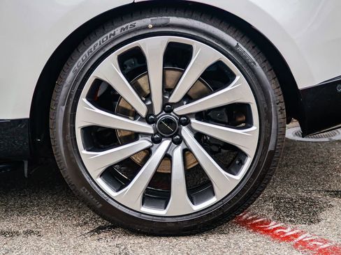 New 2026 Land Rover Range Rover Long Wheelbase Autobiography image 8