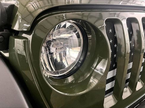 Used 2023 Jeep Wrangler Sport image 27