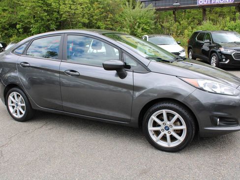 Used 2019 Ford Fiesta SE w/ Equipment Group 201A FWD image 5
